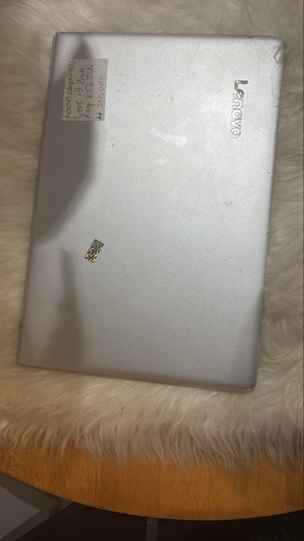 Lenovo Ideapad 710S core i7 8gb RAM 256SSD