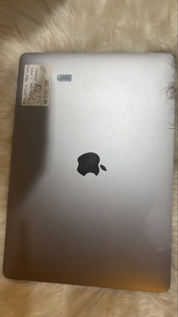 Apple MacBook Pro 2022 Sequoia Core i5 8GB RAM 512 SSD