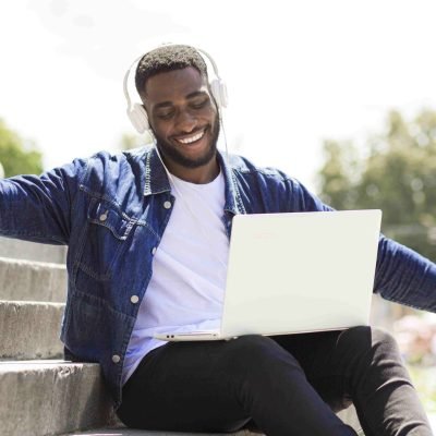 businessman-working-laptop